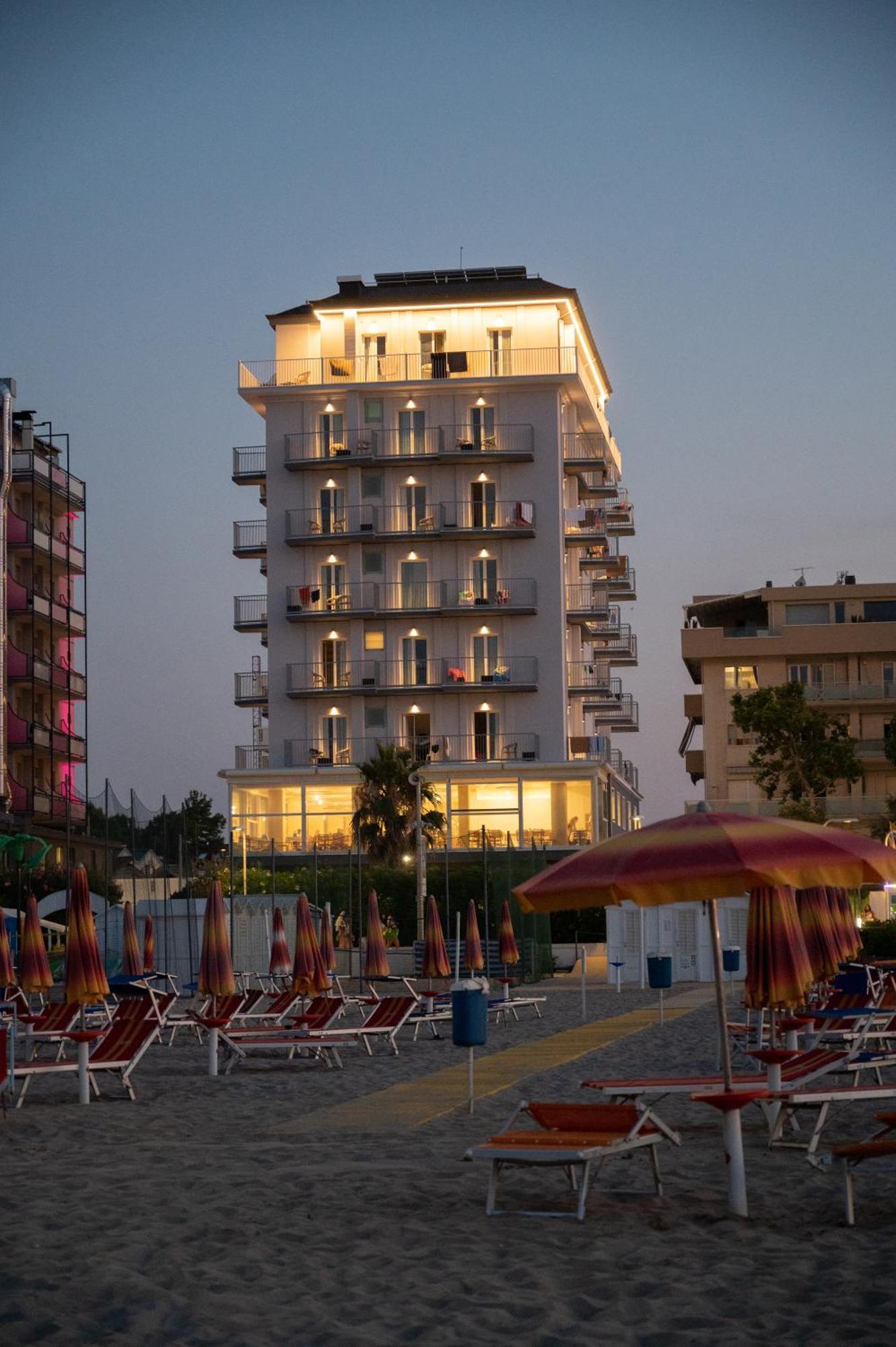 Hotel Fedora ריצ'יונה מראה חיצוני תמונה