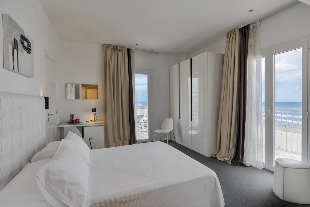 Hotel Fedora ריצ'יונה מראה חיצוני תמונה